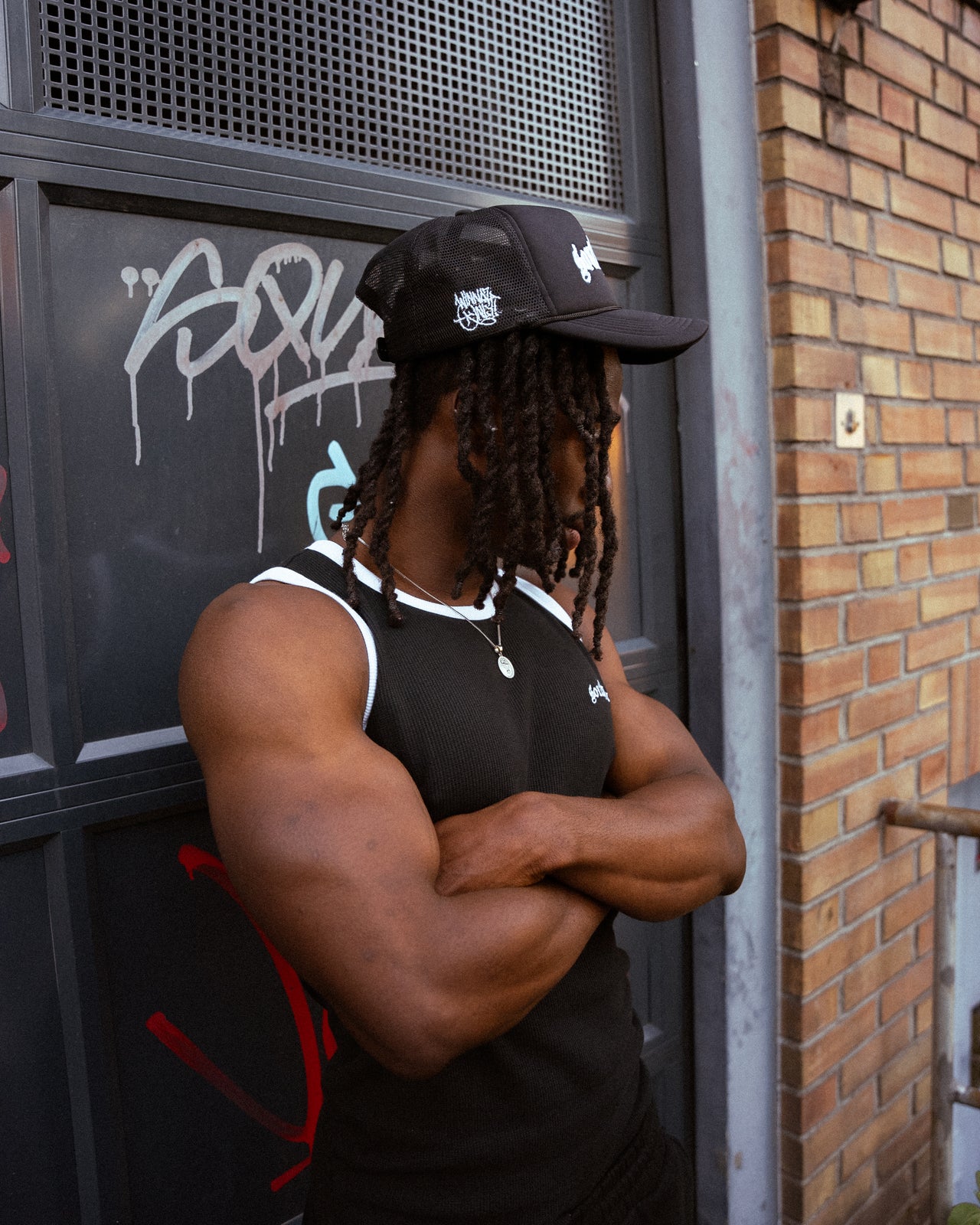 BLACK TRUCKER CAP